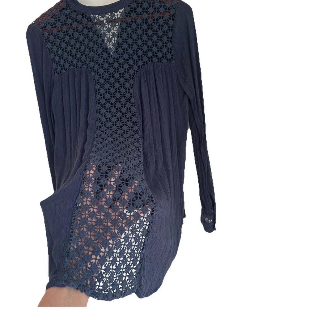 Free People Shirt Size XS  Blue Tunic Crochet Lace Back Lagenlook Cottagecore - Picture 4 of 12